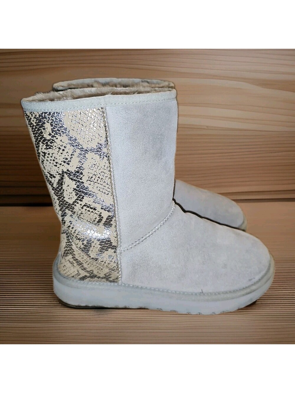 Ugg Women's Classic Short Metallic Snake Color Silver SZ US 7